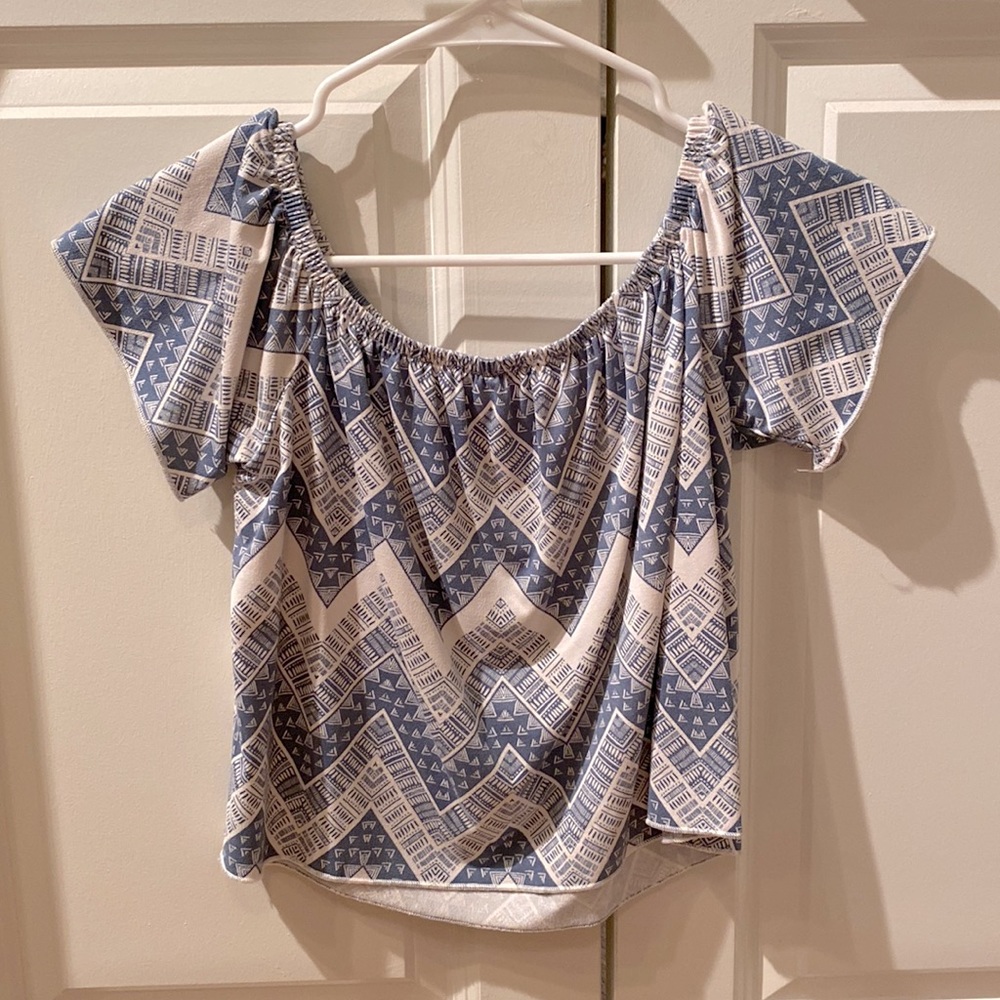 Light blue print, off the shoulder, crop top